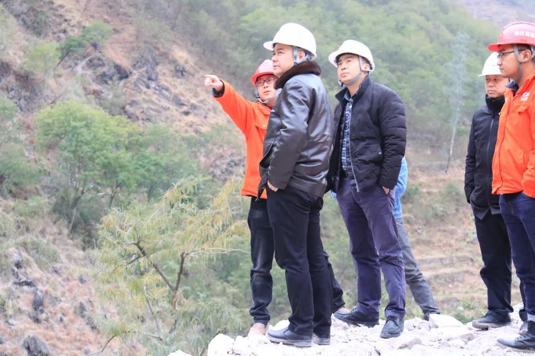 川交路橋黨委委員、董事、總工程師汪碧云赴沿江高速金寧段ZCB1-5項目檢查指導(dǎo)工作