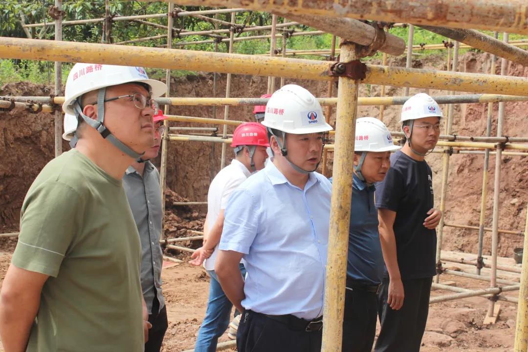 公司黨委副書記、董事、總經(jīng)理杜江林到G75連接線項(xiàng)目、南部老城區(qū)修復(fù)EPC項(xiàng)目檢查指導(dǎo)工作