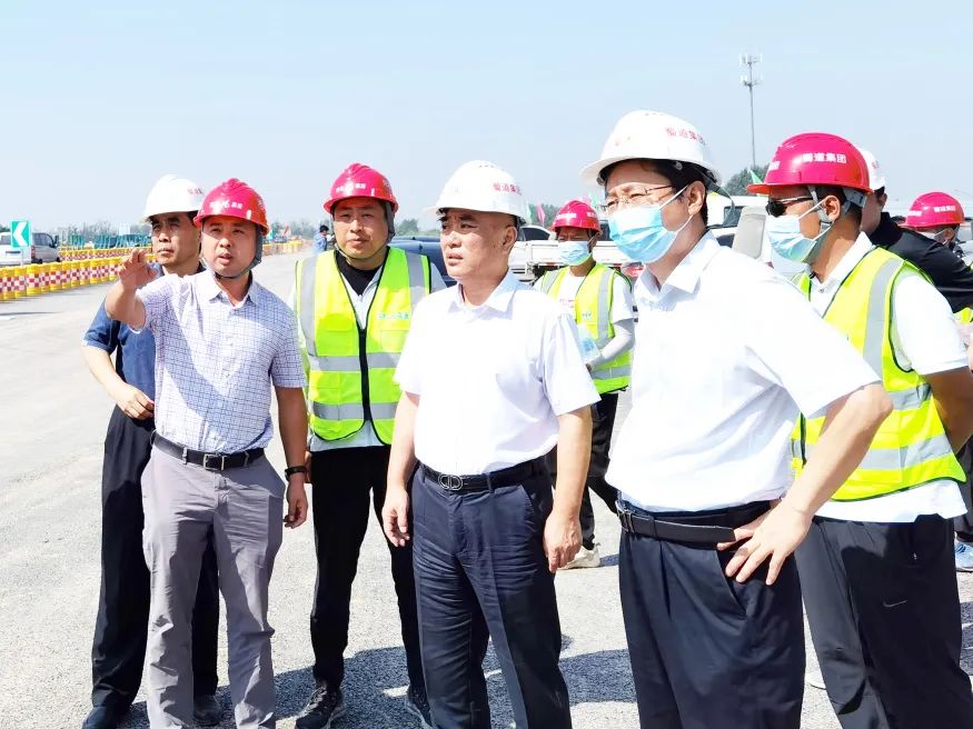 河北省交通運輸廳黨組成員、副廳長侯智敏深入石家莊東站、南站改建工程項目檢查指導工作