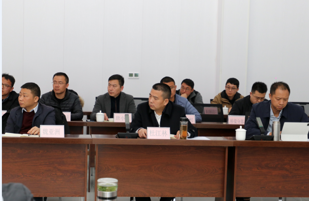 川交公司黨委書(shū)記、董事長(zhǎng)杜江林赴康新高速公路工程總承包指揮部檢查指導(dǎo)工作