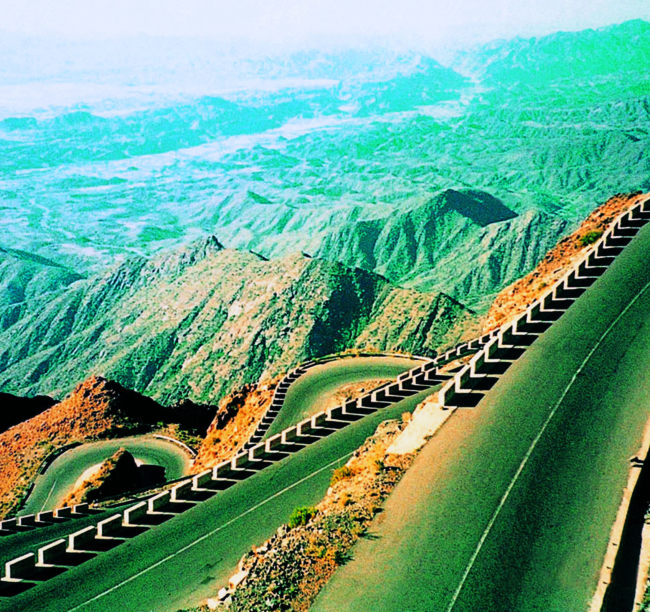 也門洛岱爾-莫卡拉斯公路  1992年3月建成...