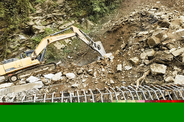 精準(zhǔn)預(yù)判與緊急避險，成功化解塌方危機(jī)