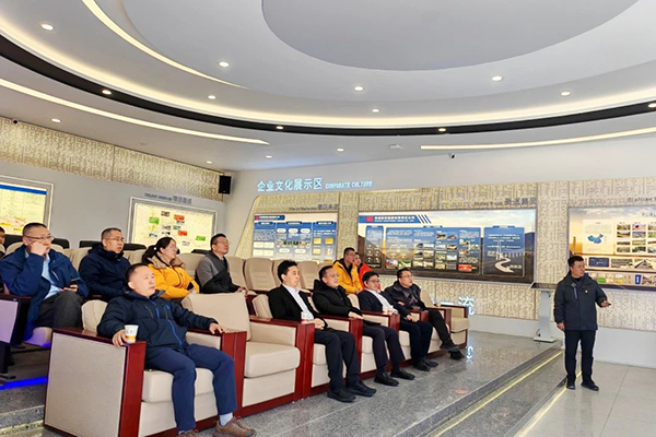 蜀道集團(tuán)總工程師、川高公司黨委書記、董事長黃兵赴康新高速項(xiàng)目調(diào)研指導(dǎo)工作