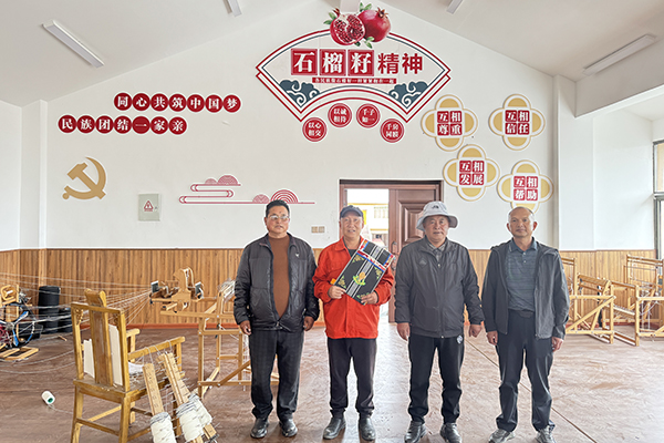 S313草阿路項(xiàng)目黨支部赴勒瑪坤村開(kāi)展村辦企業(yè)對(duì)口幫扶活動(dòng)