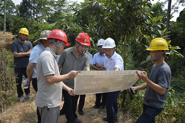 川交公司黨委副書記、董事、總經(jīng)理魯正偉赴德陽繞城南高速公路項(xiàng)目LJ2標(biāo)段檢查指導(dǎo)工作