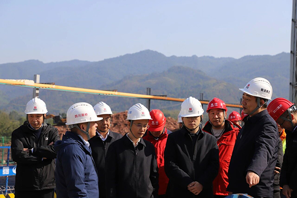 蜀道集團支部共建走進大竹墊江高速項目