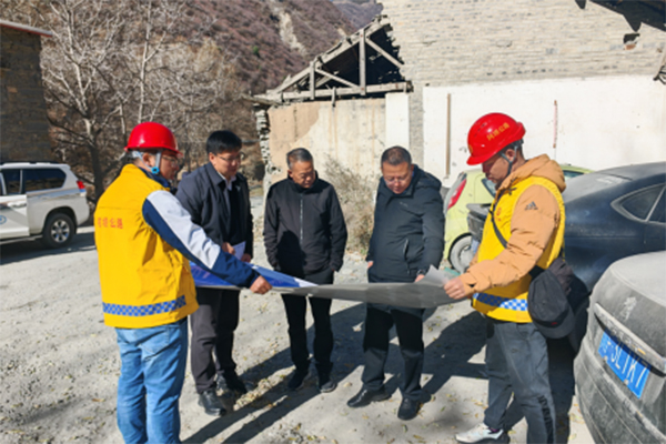 四川省交通運輸廳黨組成員、副廳長王茂奎率隊赴國道317線開展調(diào)研工作